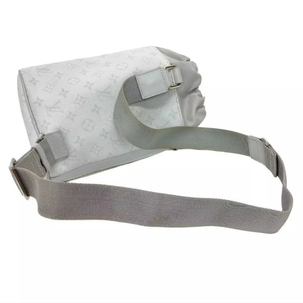 Louis Vuitton Monogram Chalk Sling Bag RARE
